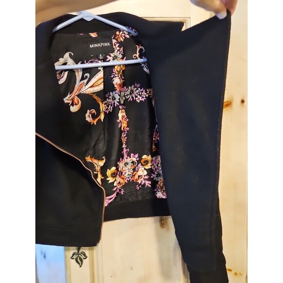 MinkPink Women’s Sz S Black Wool Blend Motorcycle Jacket Rose Gold Zipper Detail - Picture 3 of 8